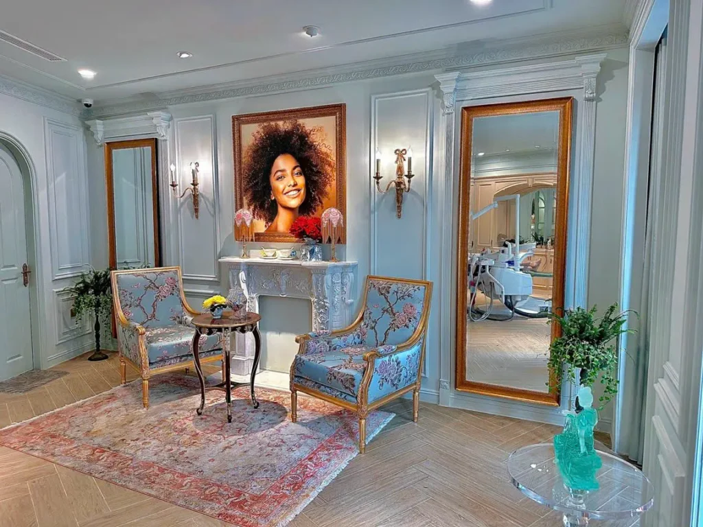 Dự Án Gạch Vân Gỗ Xương Cá Tại Nha Khoa Nice Smile Hà Nội