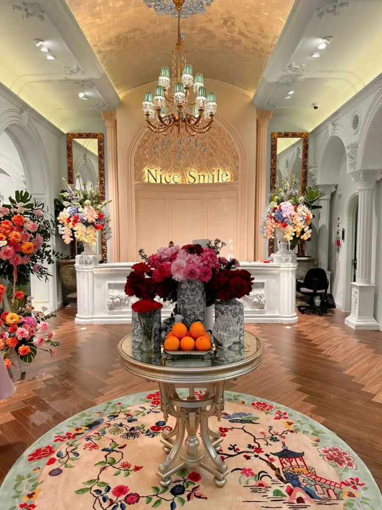 Dự Án Gạch Vân Gỗ Xương Cá Tại Nha Khoa Nice Smile Hà Nội