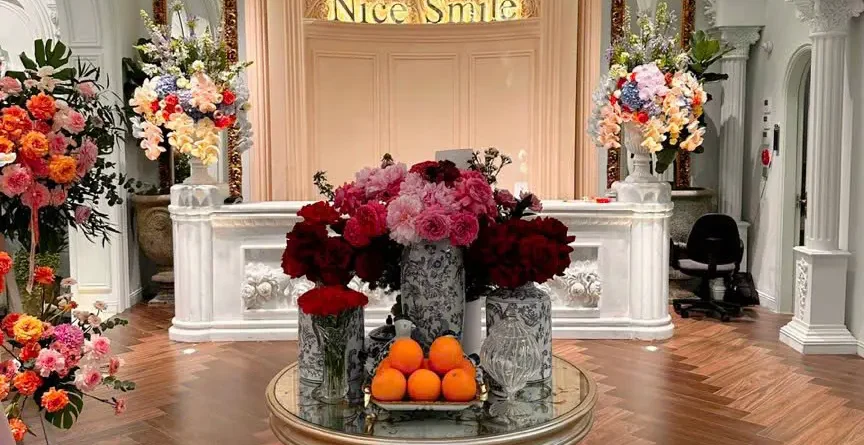 Dự Án Gạch Vân Gỗ Xương Cá Tại Nha Khoa Nice Smile Hà Nội